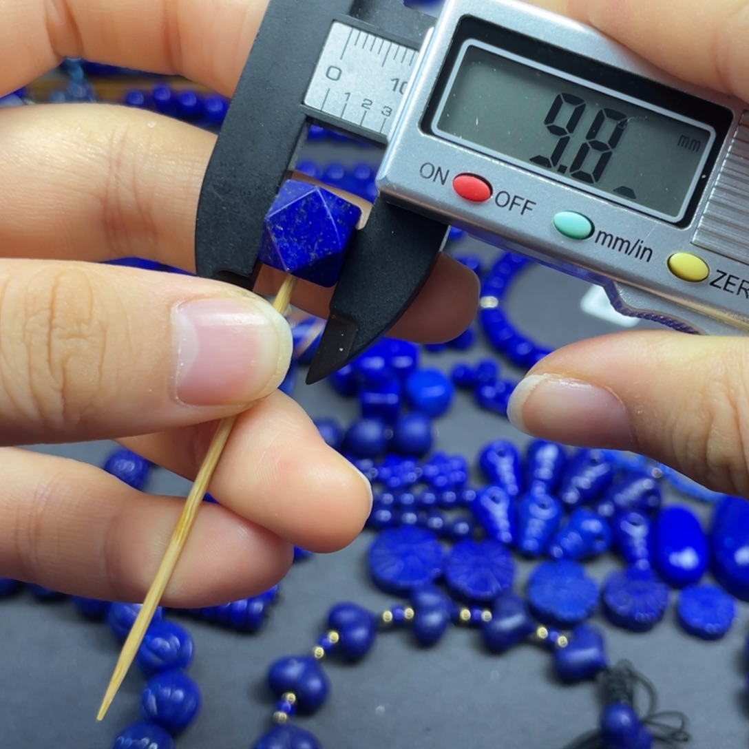 青金石未镶嵌唐八棱