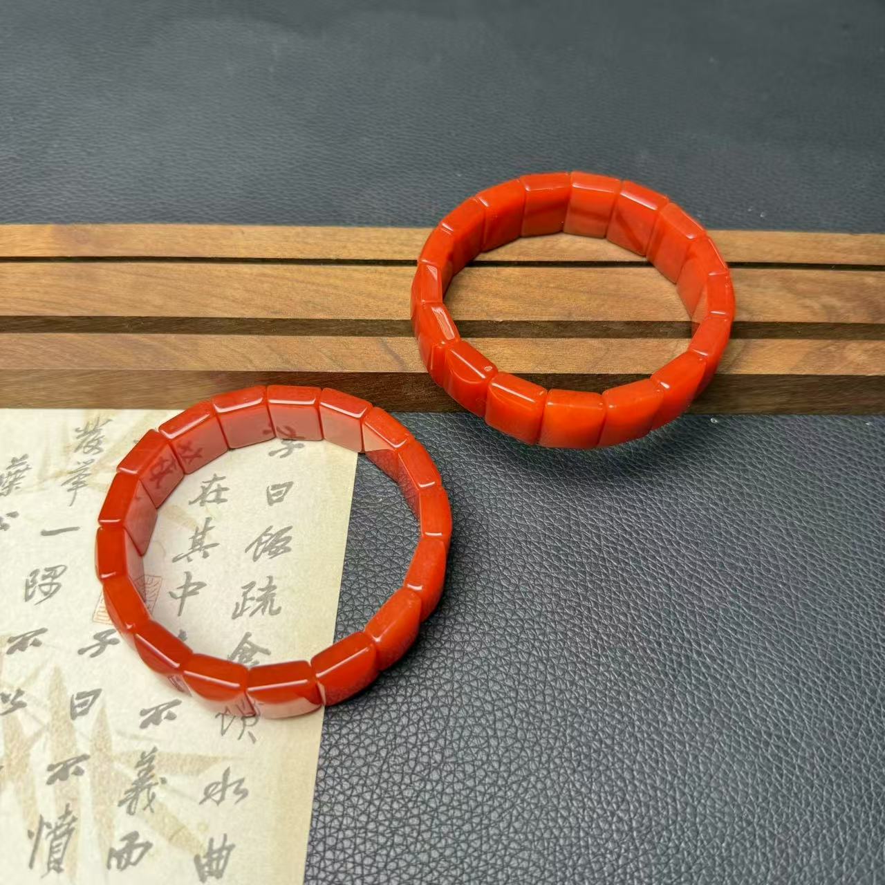 天然精品南红玛瑙手牌v1549多样性发一