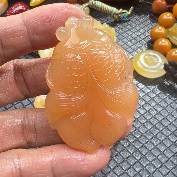 石英质玉（黄龙玉）颈饰未镶嵌