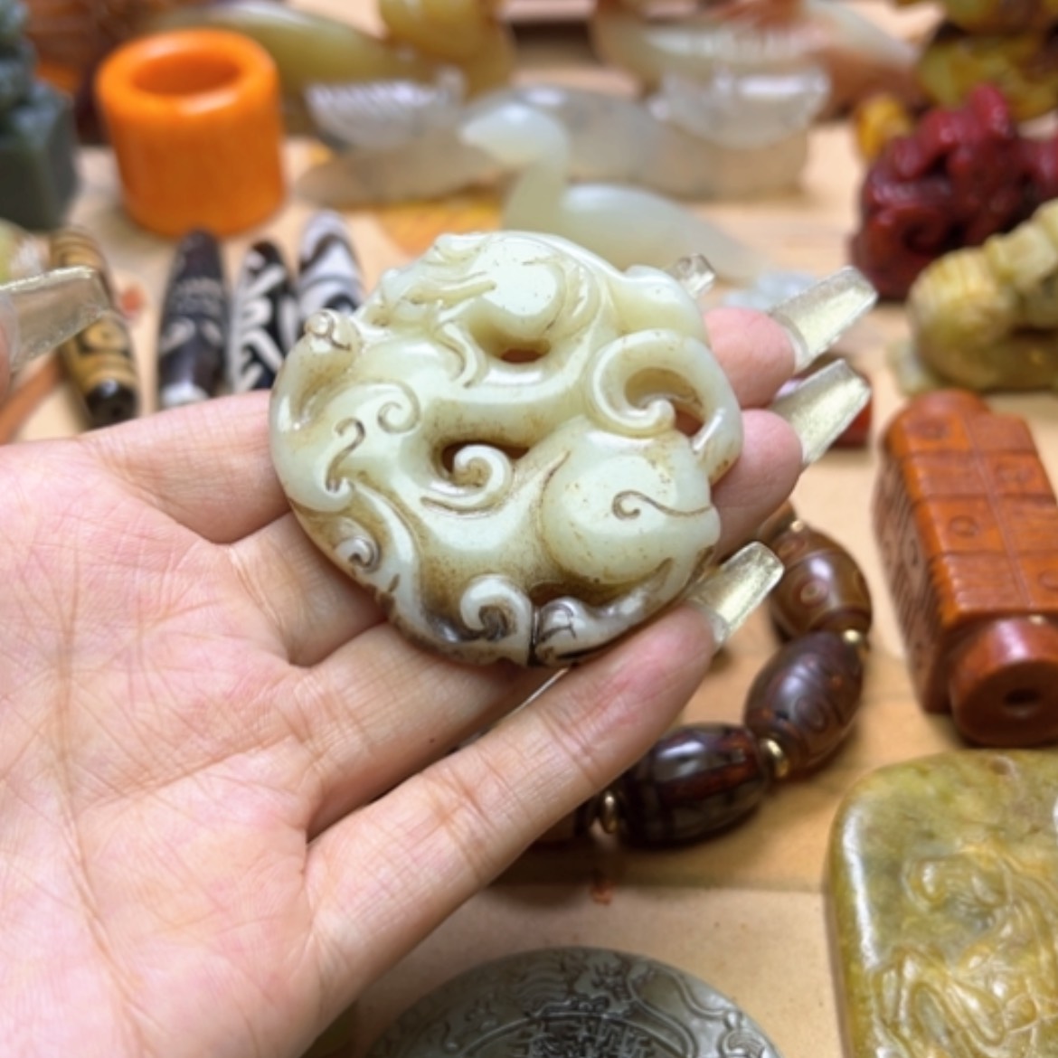 【闪购商品】蛇纹石玉颈饰未镶嵌