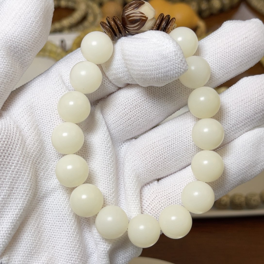 星月菩提手串11+海南菩提根原果皮莲花雕刻设计款