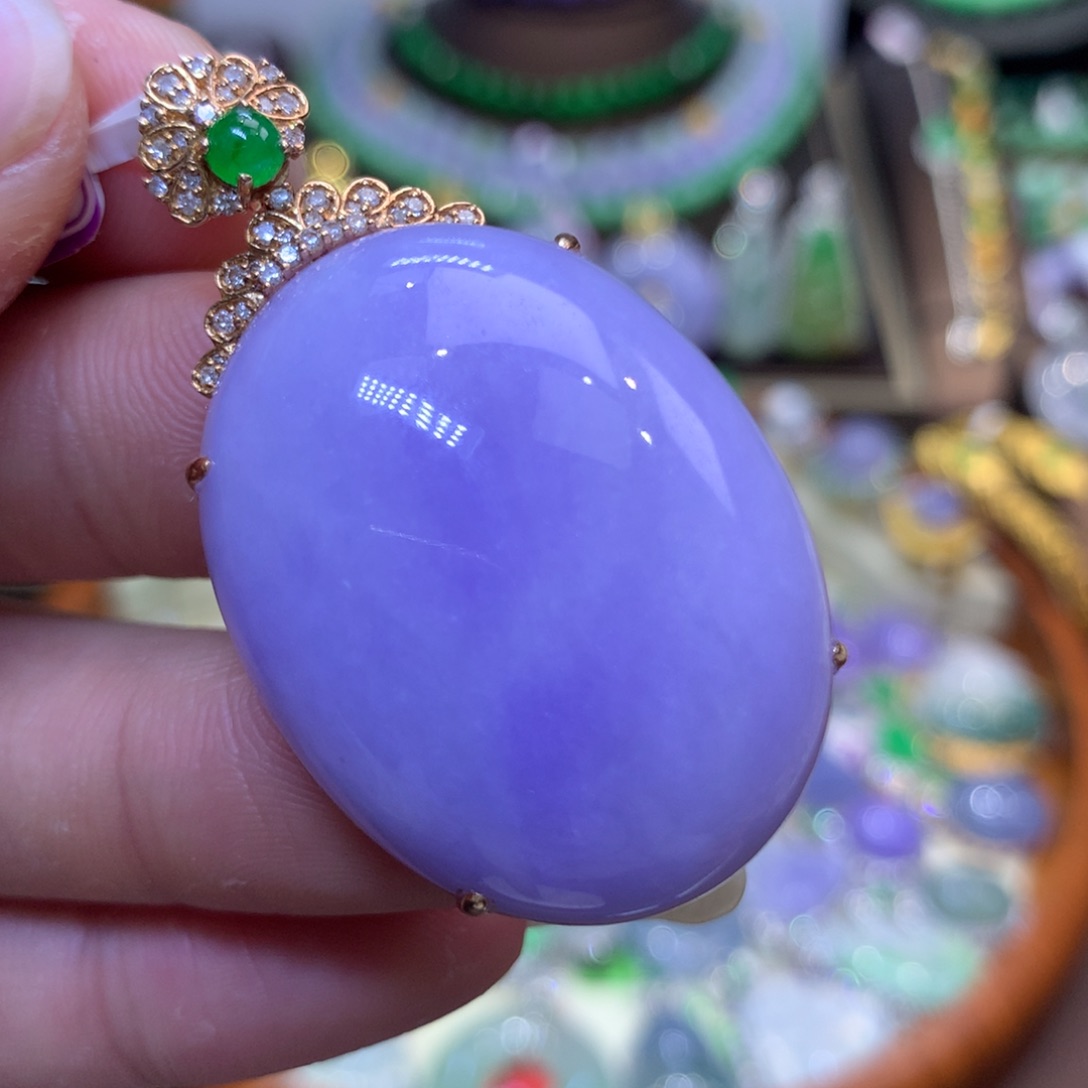 翡翠18K金镶嵌颈饰