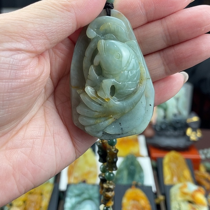 未镶嵌蛇纹石玉颈饰