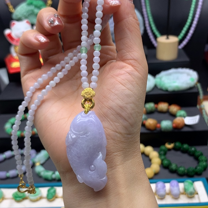 翡翠未镶嵌颈饰翡翠鱼