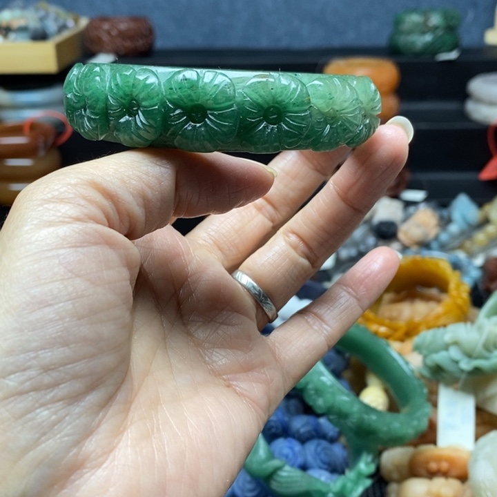 石英质玉手镯未镶嵌