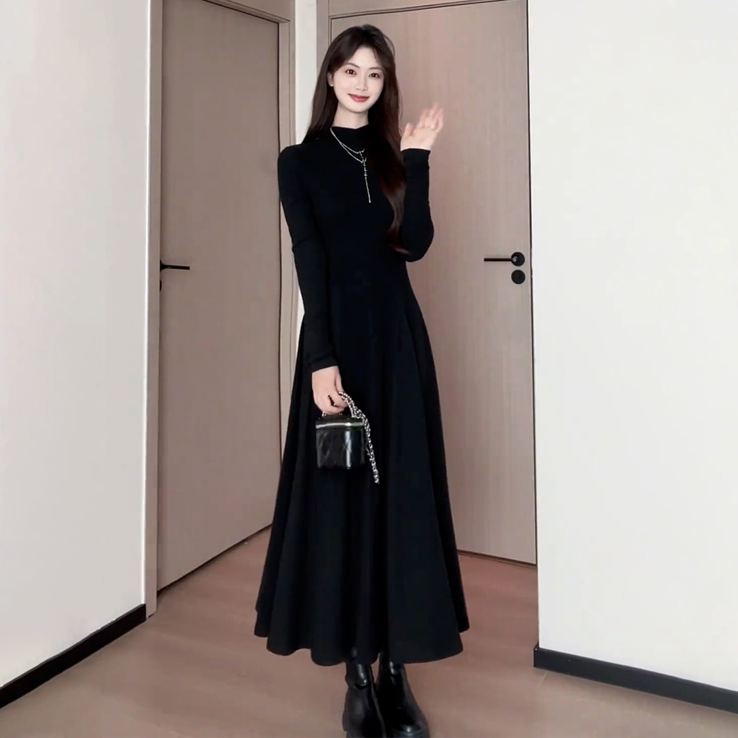 2025新款法式气质黑色长袖连衣裙子女秋冬季气质收腰修身内搭长裙