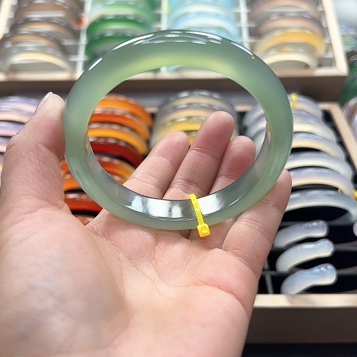 玛瑙/玉髓手镯未镶嵌62