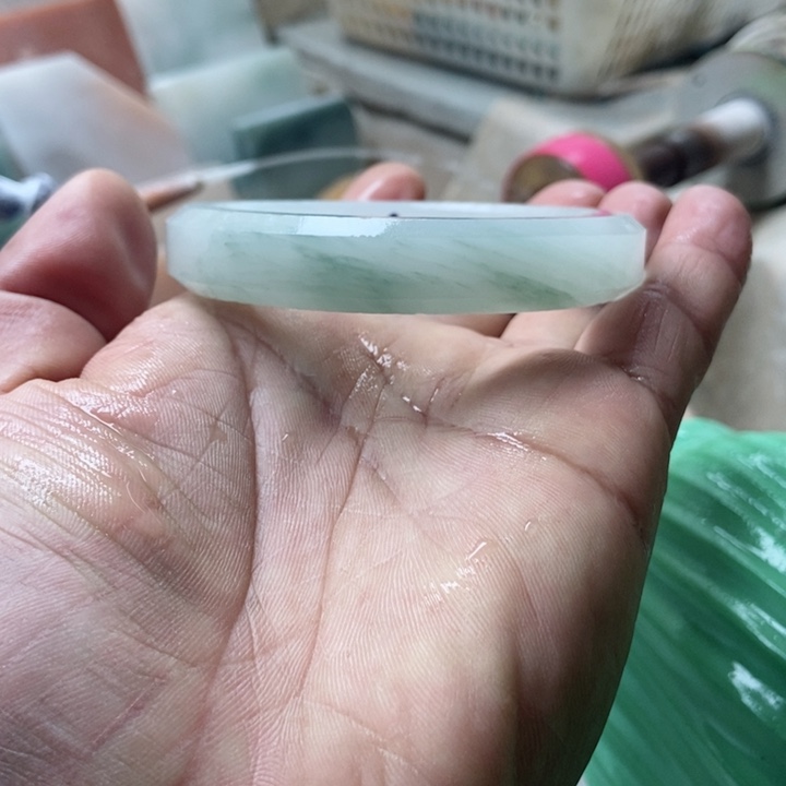 石英质玉手镯未镶嵌清*水加工定制