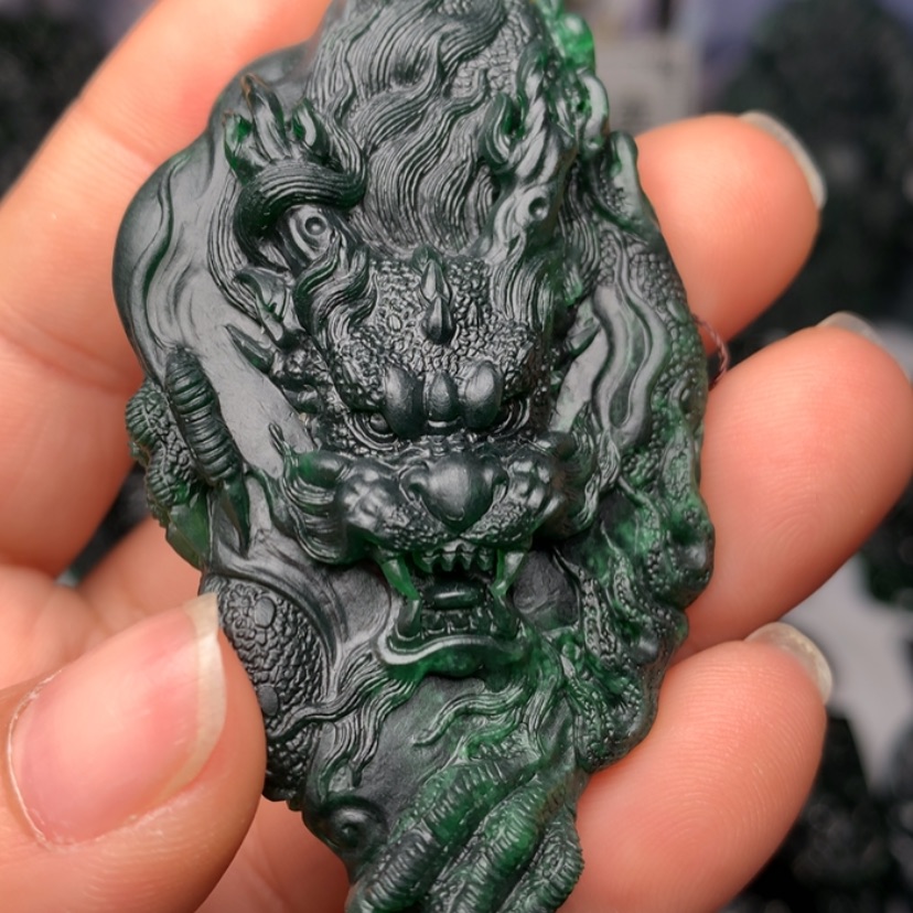 【闪购商品】翡翠颈饰未镶嵌龙