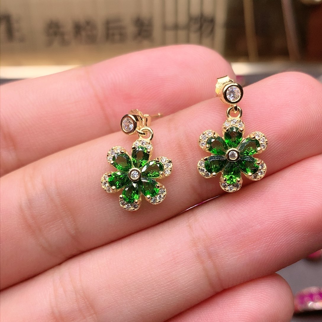 透辉石耳饰银S925镶嵌