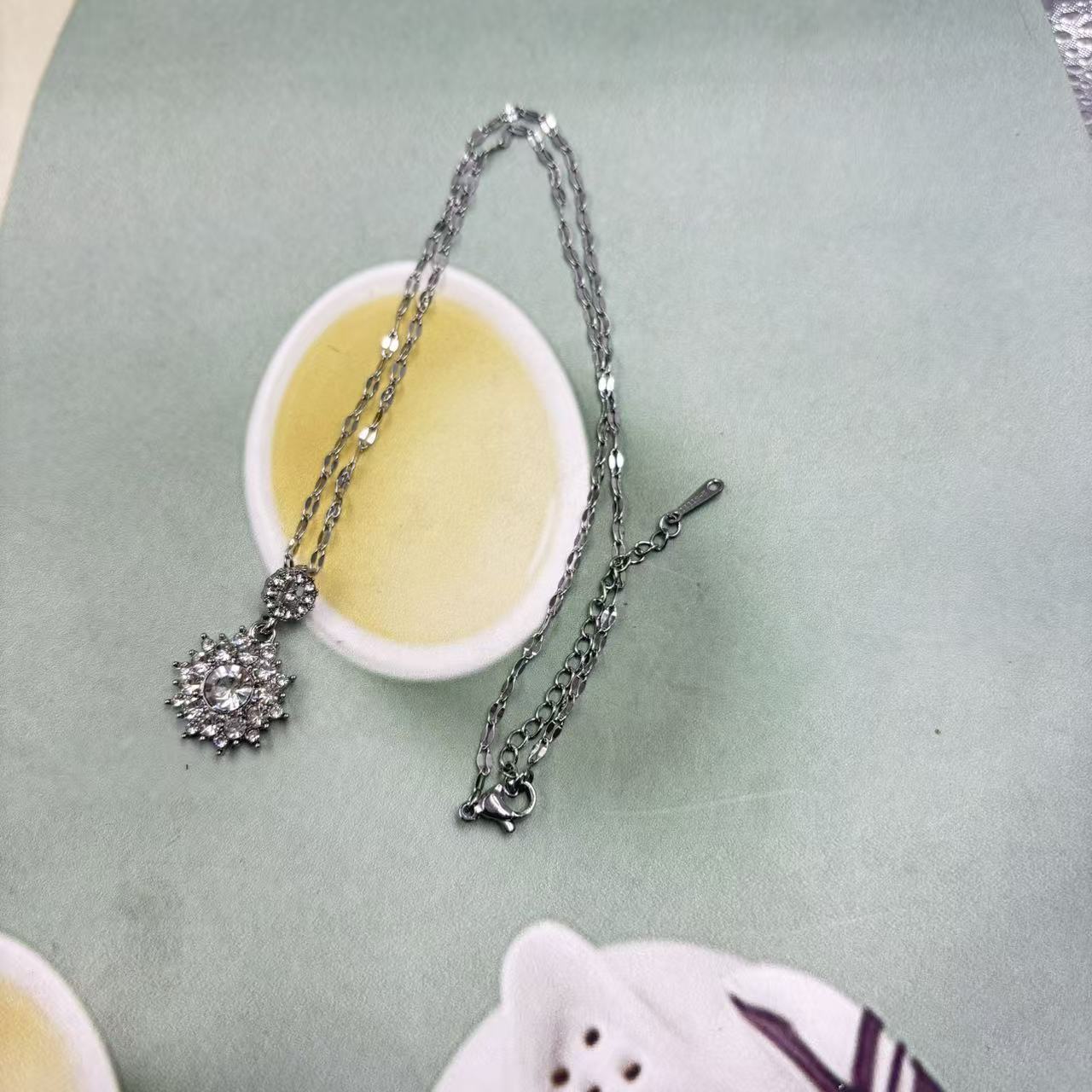  【高端定制】收藏级轻奢精致百搭吊坠Z7138