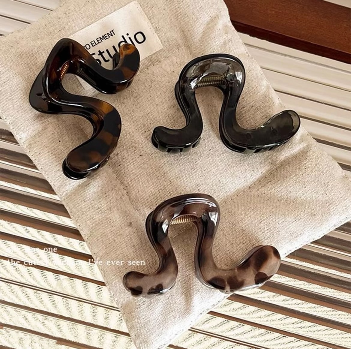 鲨鱼夹2025新年款大几字神器抓夹固定神器发夹松弛感盘发后脑勺