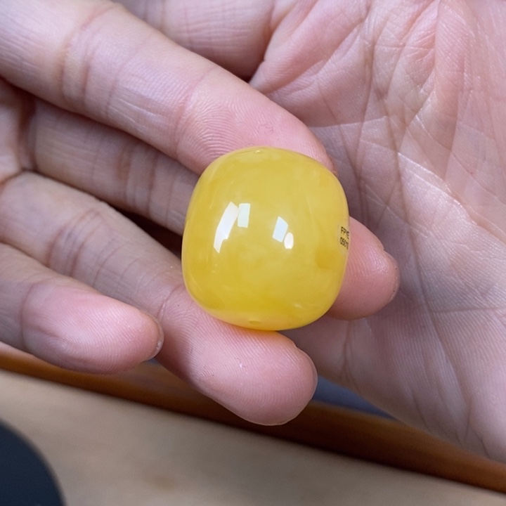 琥珀裸石未镶嵌桶珠