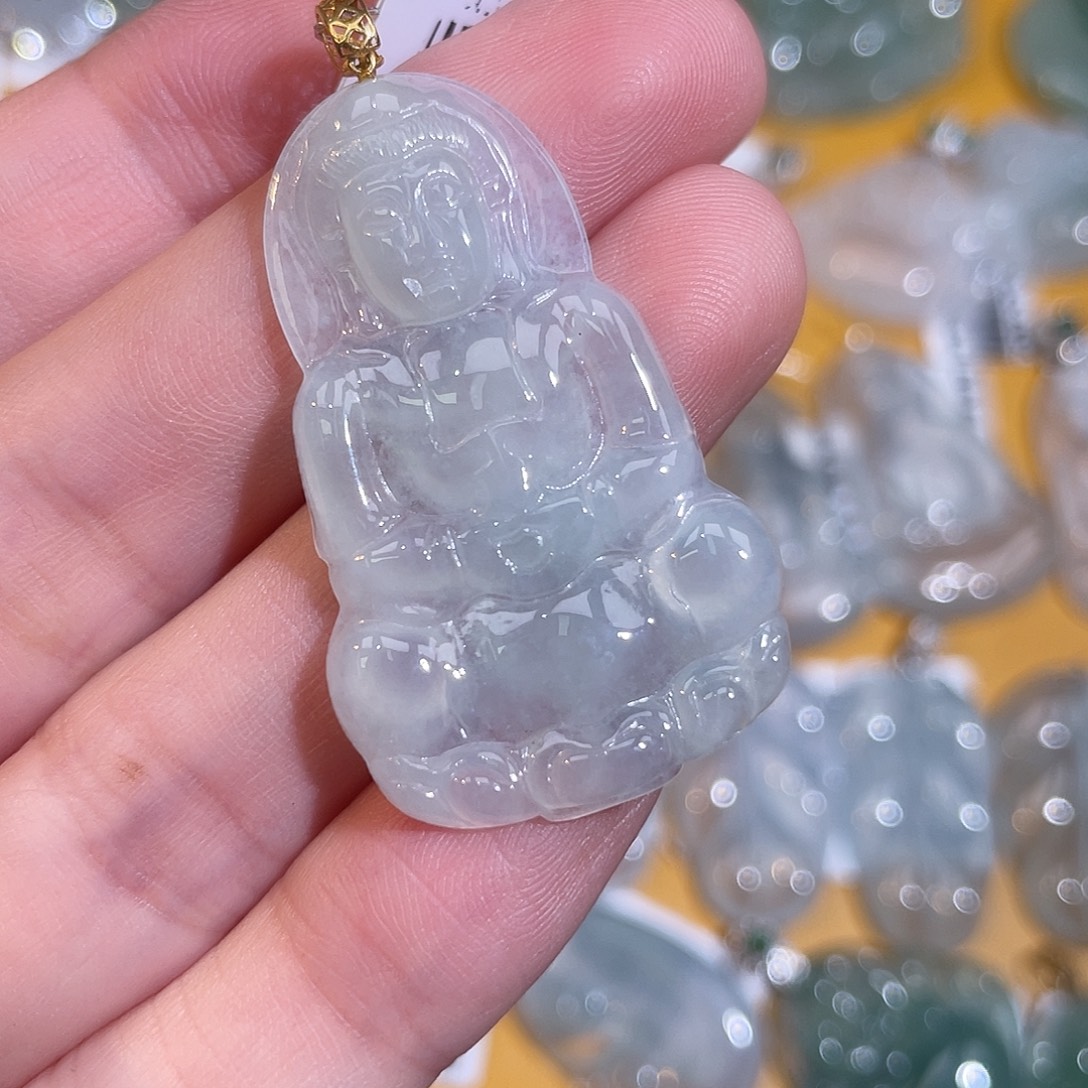 翡翠18K金镶嵌颈饰翡翠观音