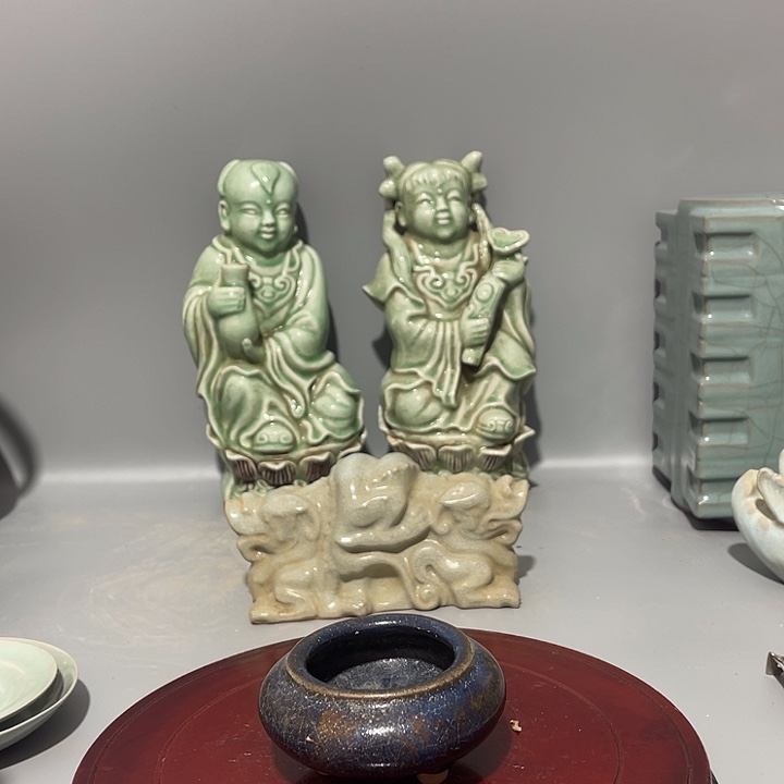 这是一个钧窑的炉子