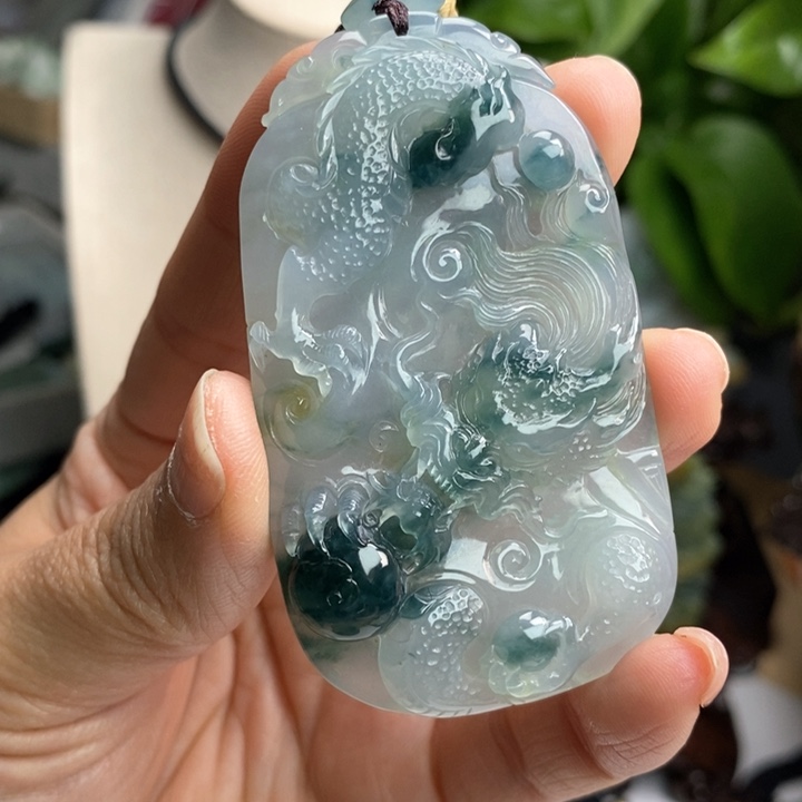 翡翠颈饰未镶嵌每天