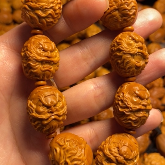 橄榄核吊坠钟馗头