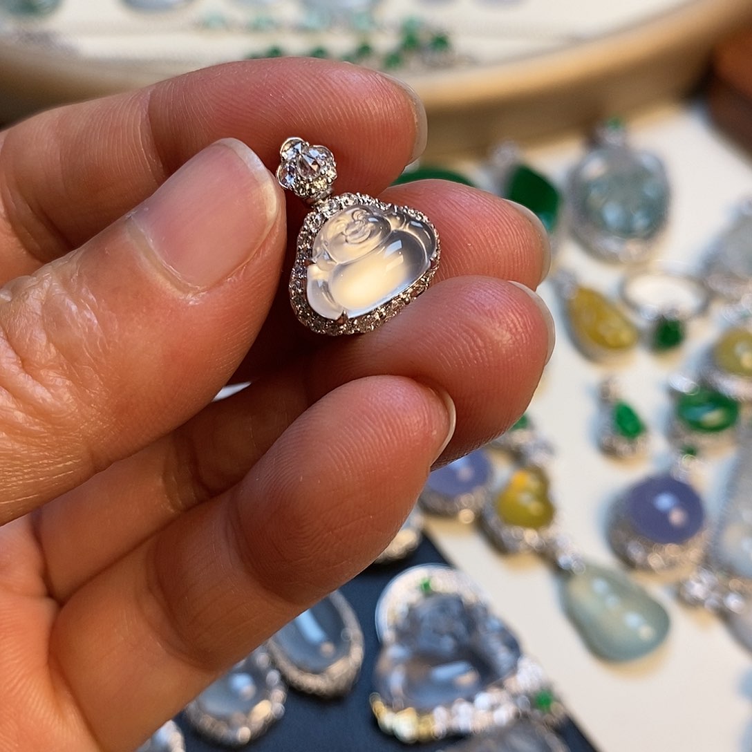 翡翠颈饰18K金镶嵌佛公