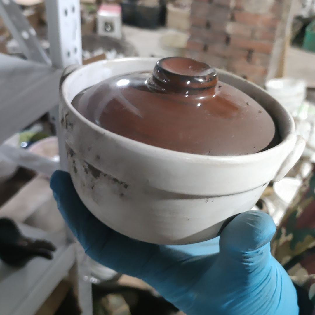 摆件盘子碗茶壶啥都有