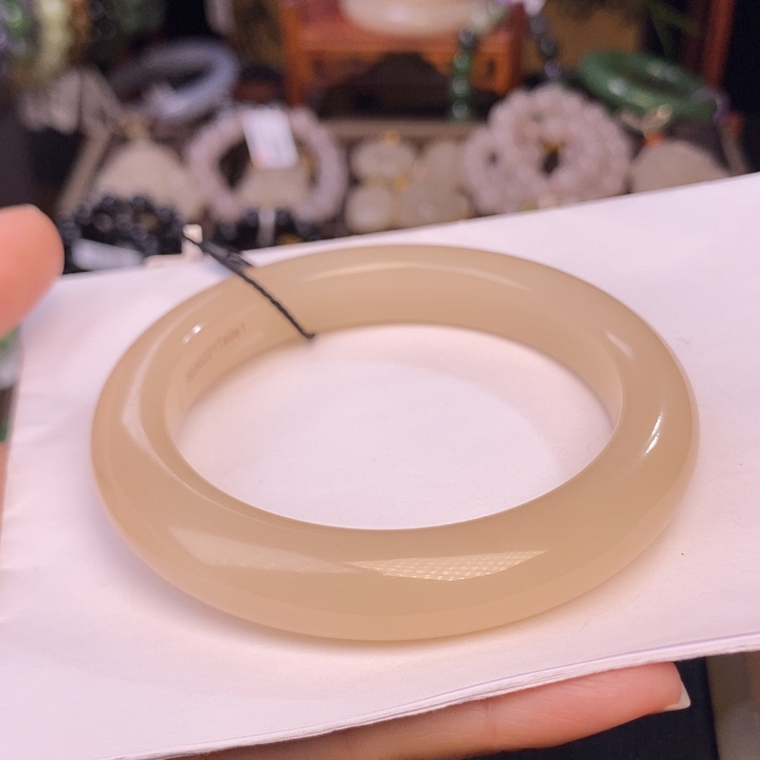 和田玉未镶嵌60 浓藕粉熟料脂膏级老矿料红粉手镯毕业