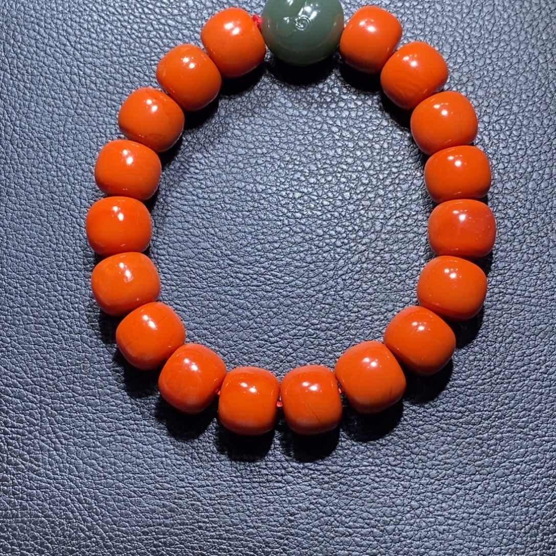 和田玉颈饰未镶嵌小**?