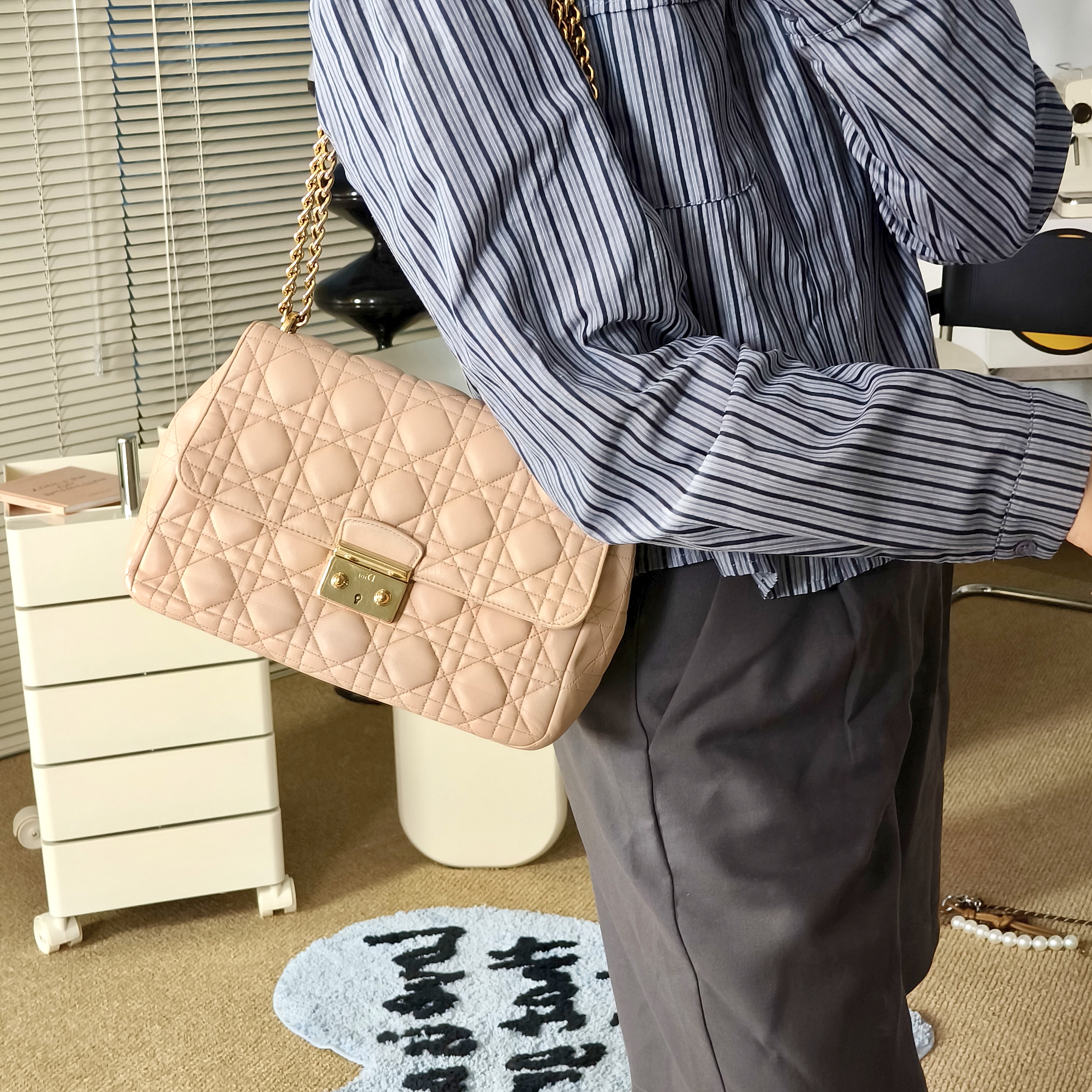 95新 DIOR/迪奥 杏粉色miss系列斜挎包