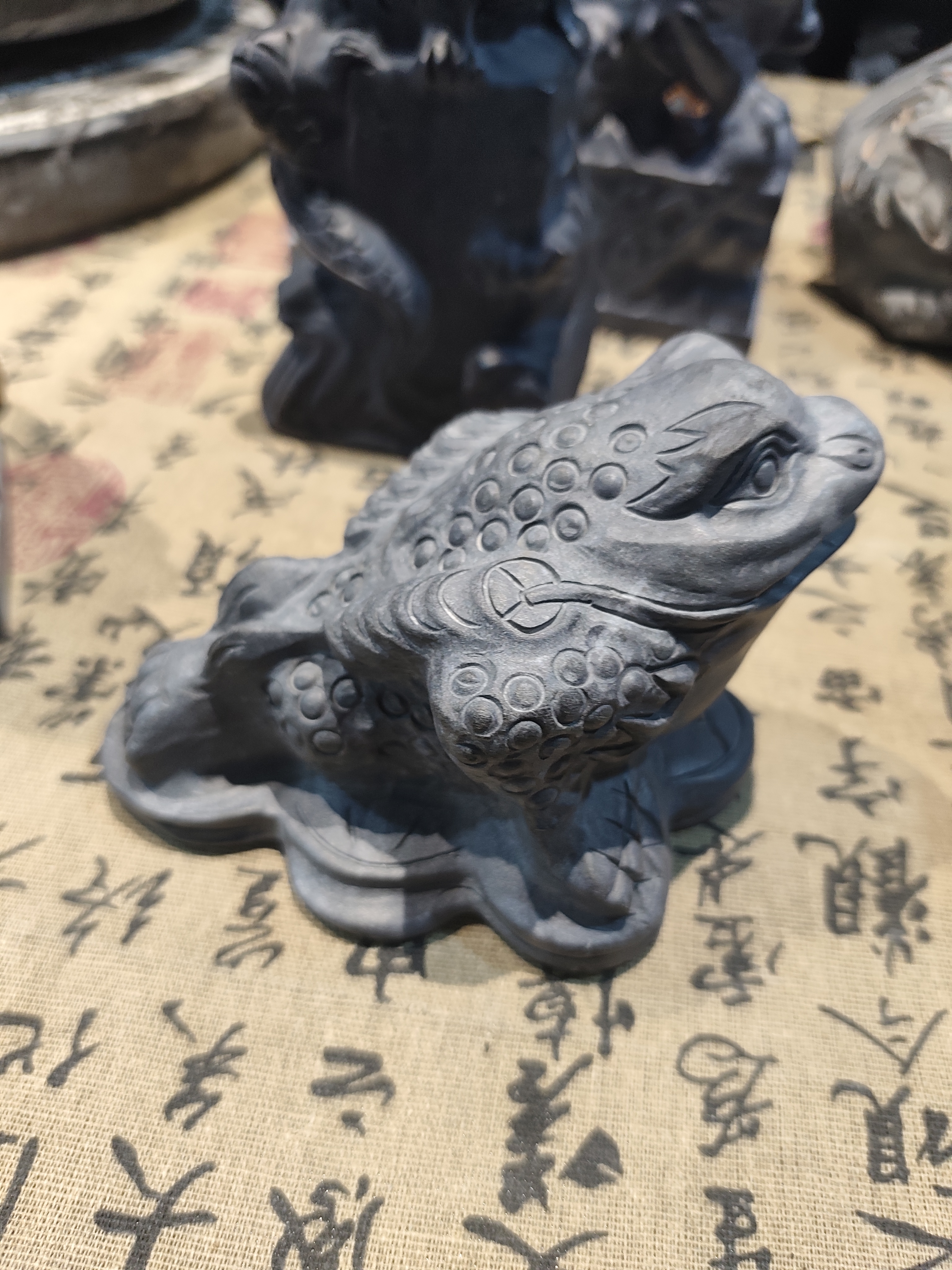 青石三脚金蟾把玩创意麒麟狮子精美雕刻蟾蜍石雕摆件