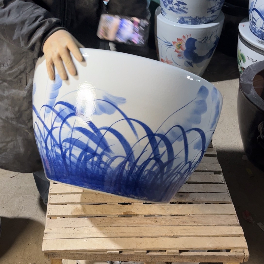 瓷片圆口手绘芦苇50.8888888