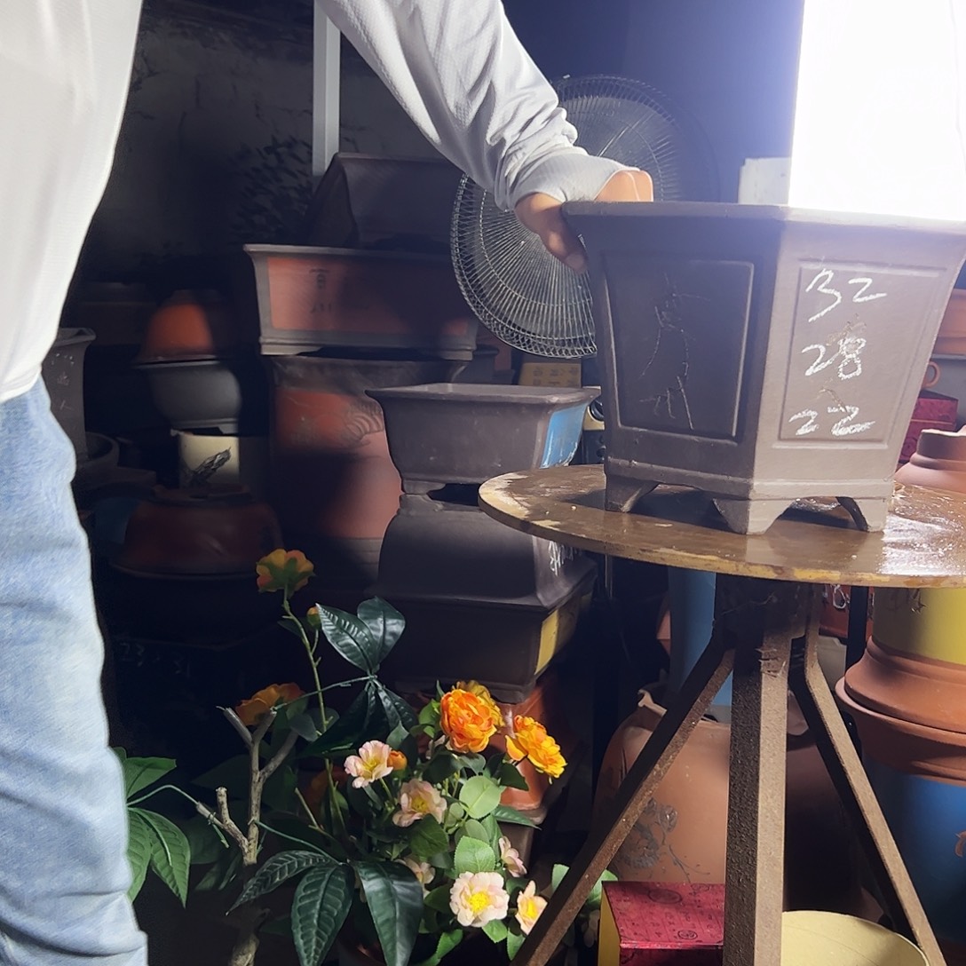 32刻绘六方花盆花盆