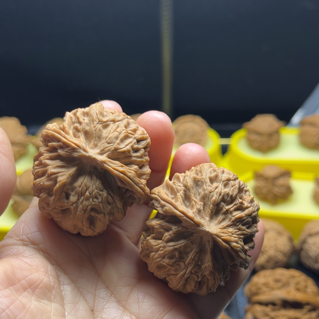 文玩核桃吊坠随*起苹果园异形