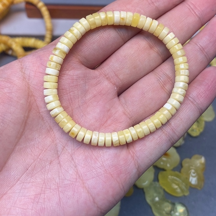 未镶嵌琥珀珠宝奇石