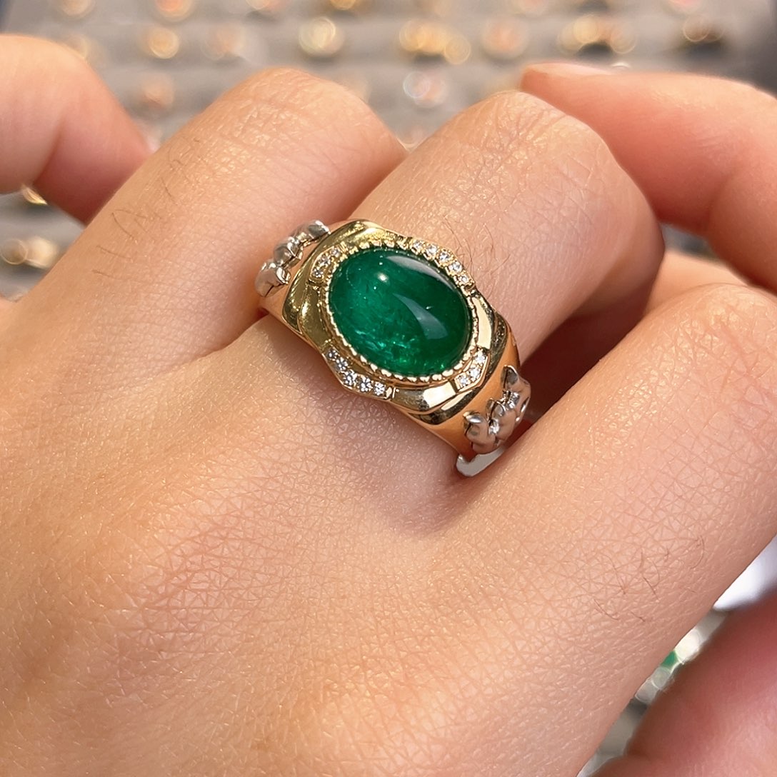 祖母绿戒指18K金镶嵌2.56ct