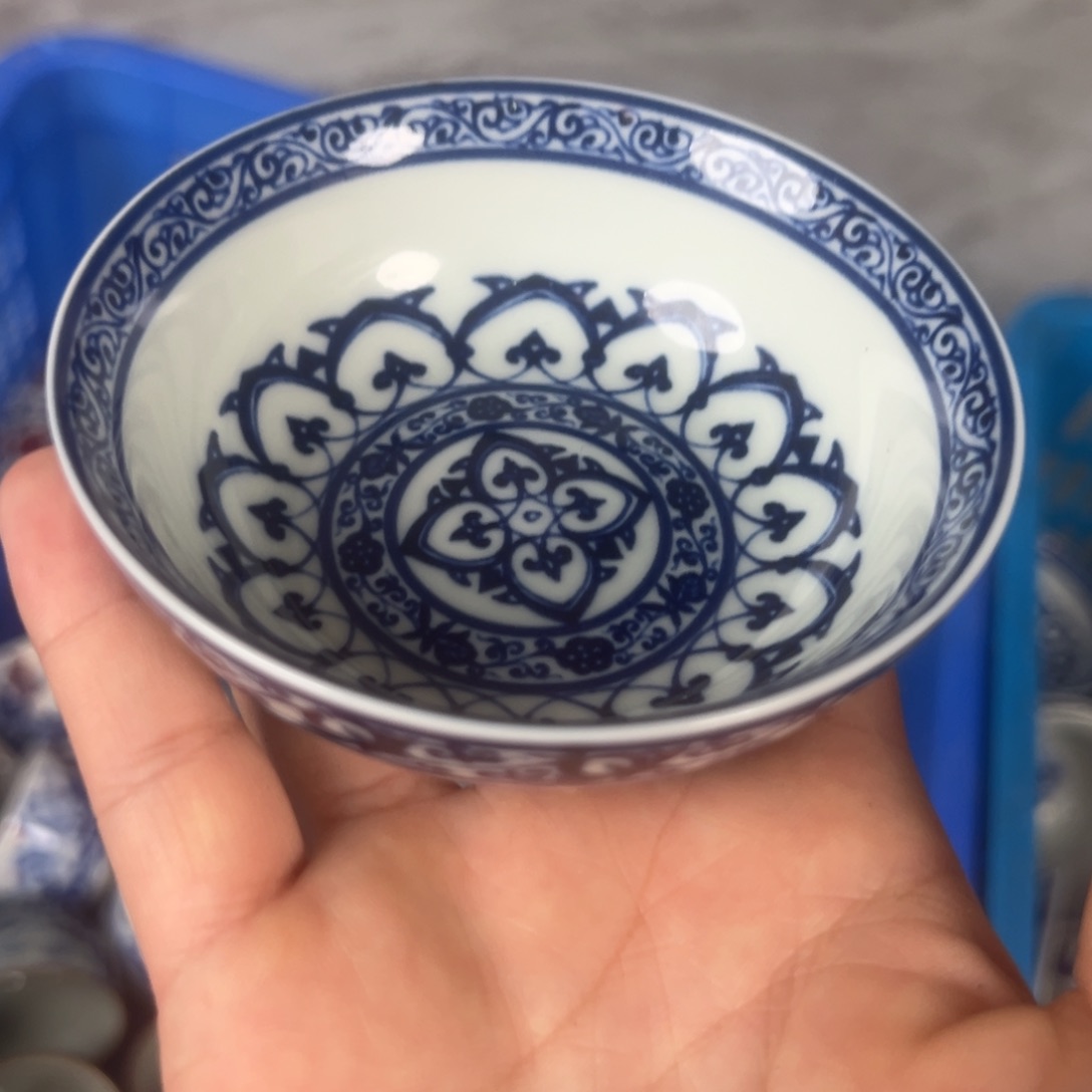 白青花宝相普洱杯全