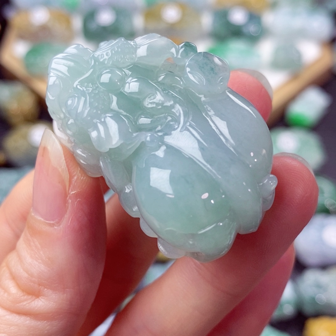 翡翠颈饰未镶嵌天然