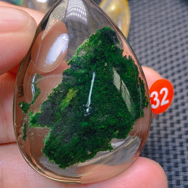姝***澄水晶未镶嵌珠宝半成品