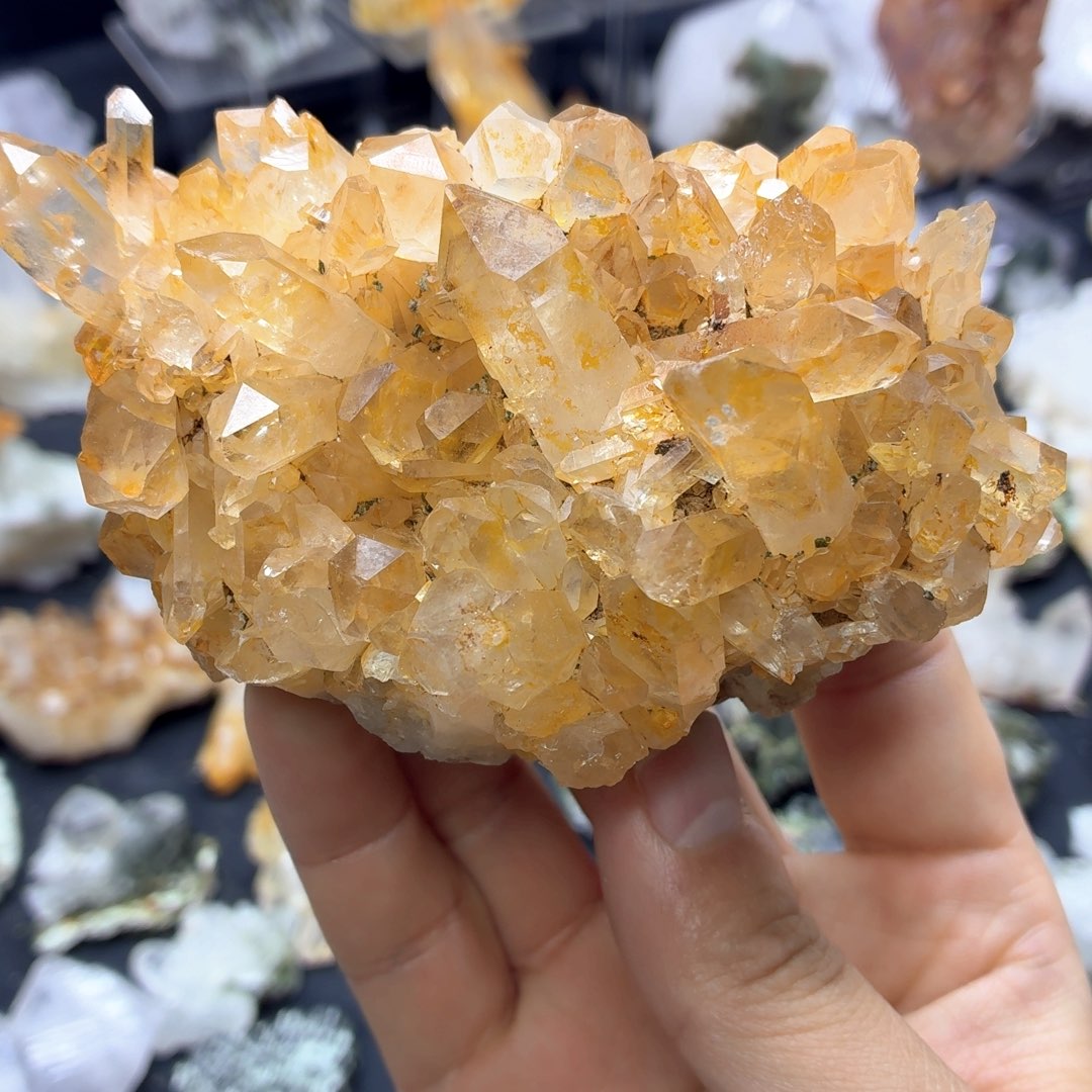 石材一大簇黄水晶