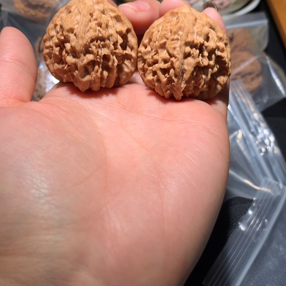 文玩核桃把件38黄冠