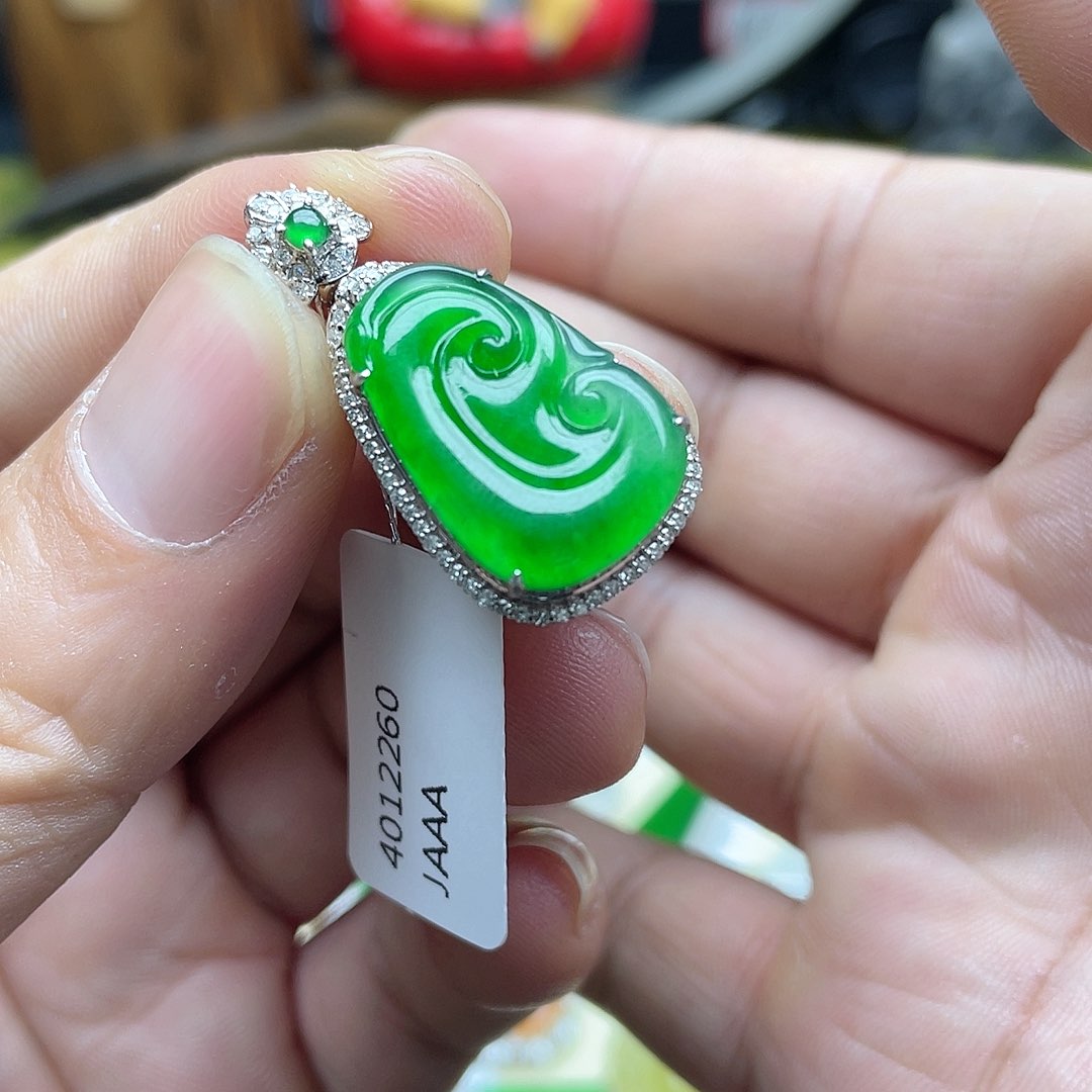 翡翠颈饰18K金镶嵌回流