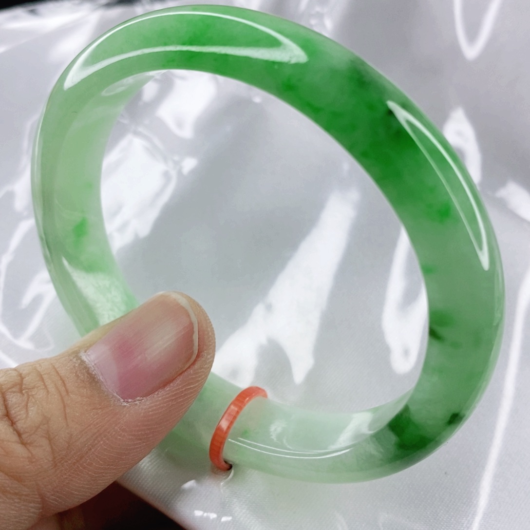 翡翠手镯未镶嵌54.2圈口贵妃