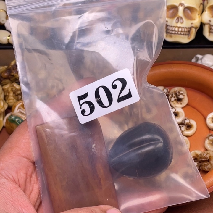 驼骨摆件人攻击样子