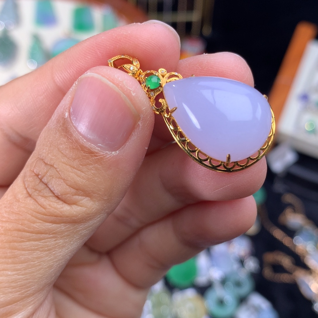 翡翠吊坠(不含链)18K金镶嵌