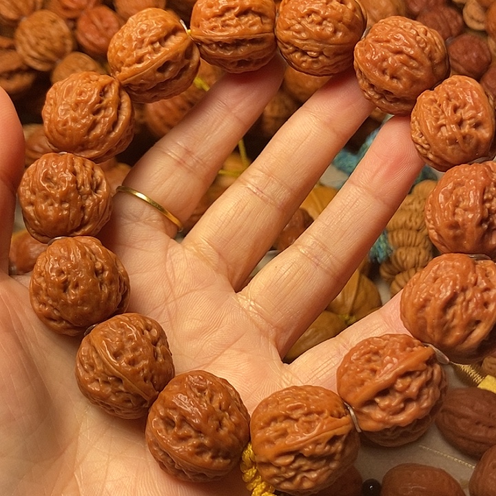 幼***子文玩核桃手串微瑕