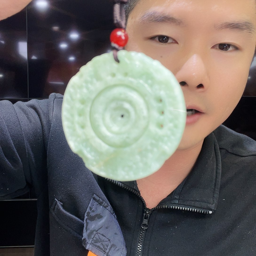 翡翠未镶嵌颈饰牌子