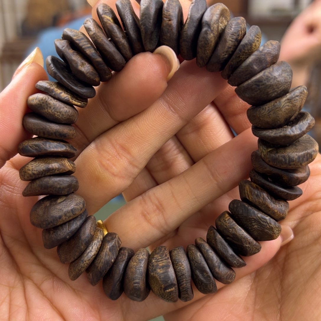 沉香手串透顶绿沉水包壳卡1.6/45g+