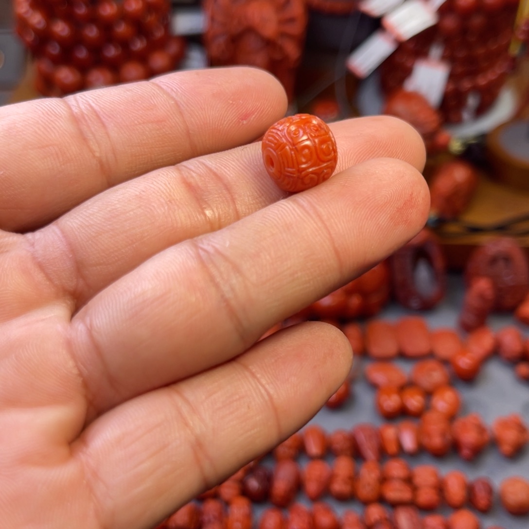 云***轻南红玛瑙未镶嵌川料精工回纹珠卡12