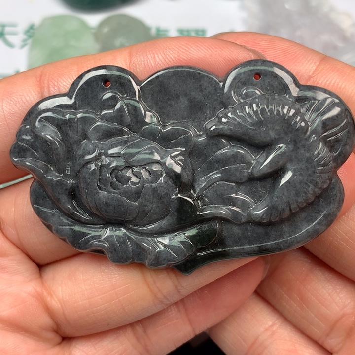 翡翠未镶嵌颈饰翡翠