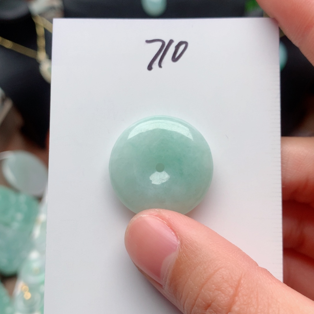 翡翠颈饰未镶嵌吊坠