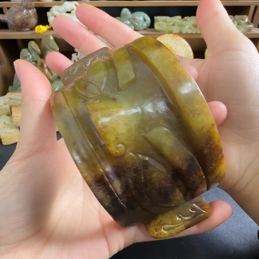 辉***和田玉未镶嵌挂件