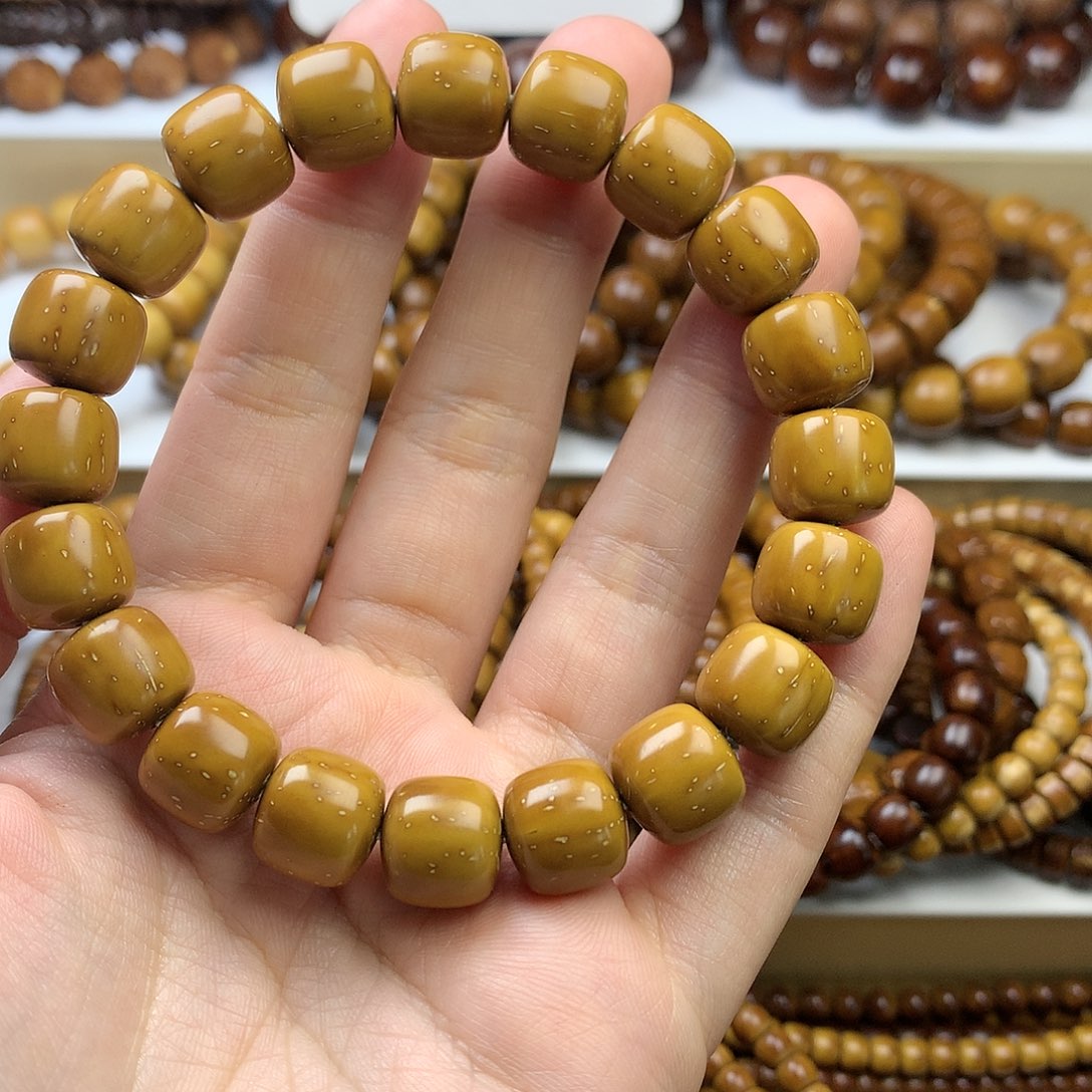 【闪购商品】紫金鼠手串沉**志12*11.2………….