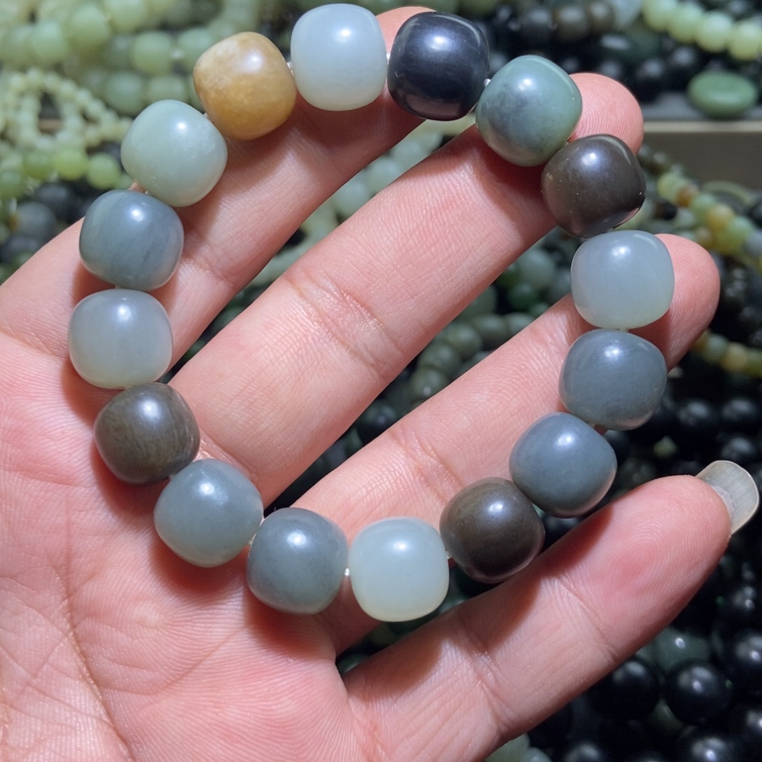 和田玉（糖玉）未镶嵌手链